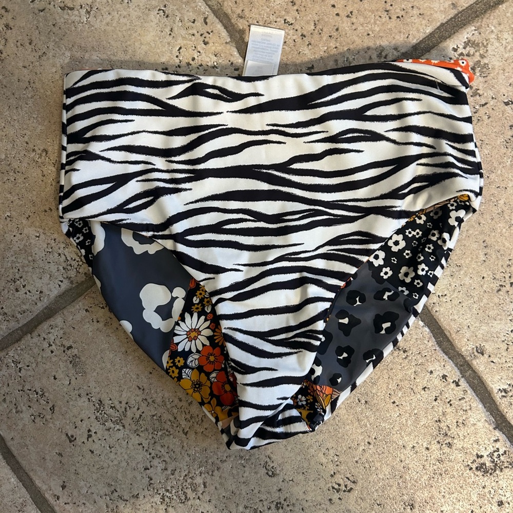 (T & B) bikini bottom reversible size 14